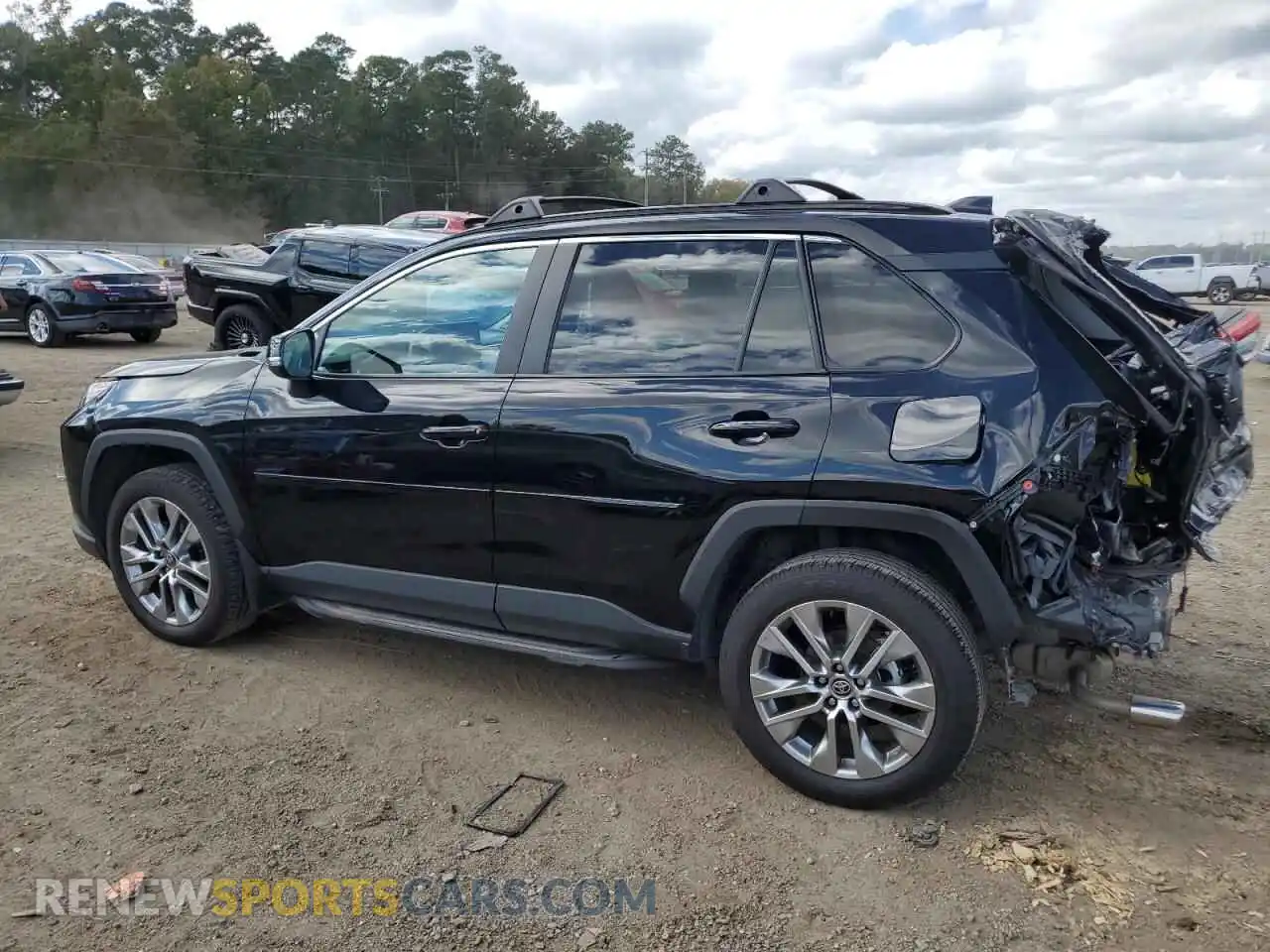 2 Photograph of a damaged car 2T3C1RFV9RC288726 TOYOTA RAV4 2024