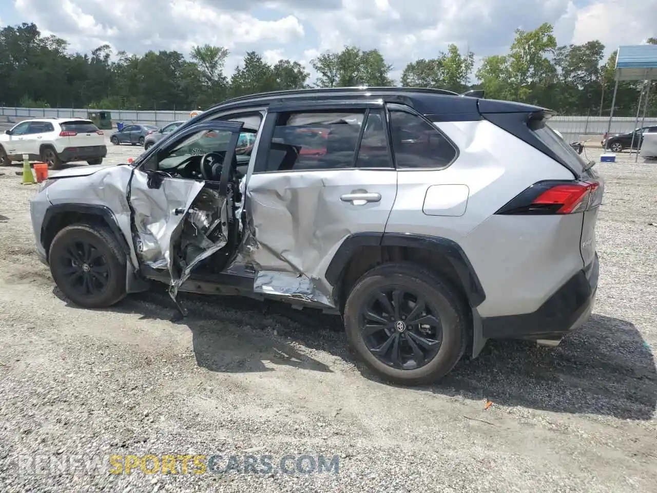 2 Фотография поврежденного автомобиля 2T3E6RFV5RW060781 TOYOTA RAV4 2024
