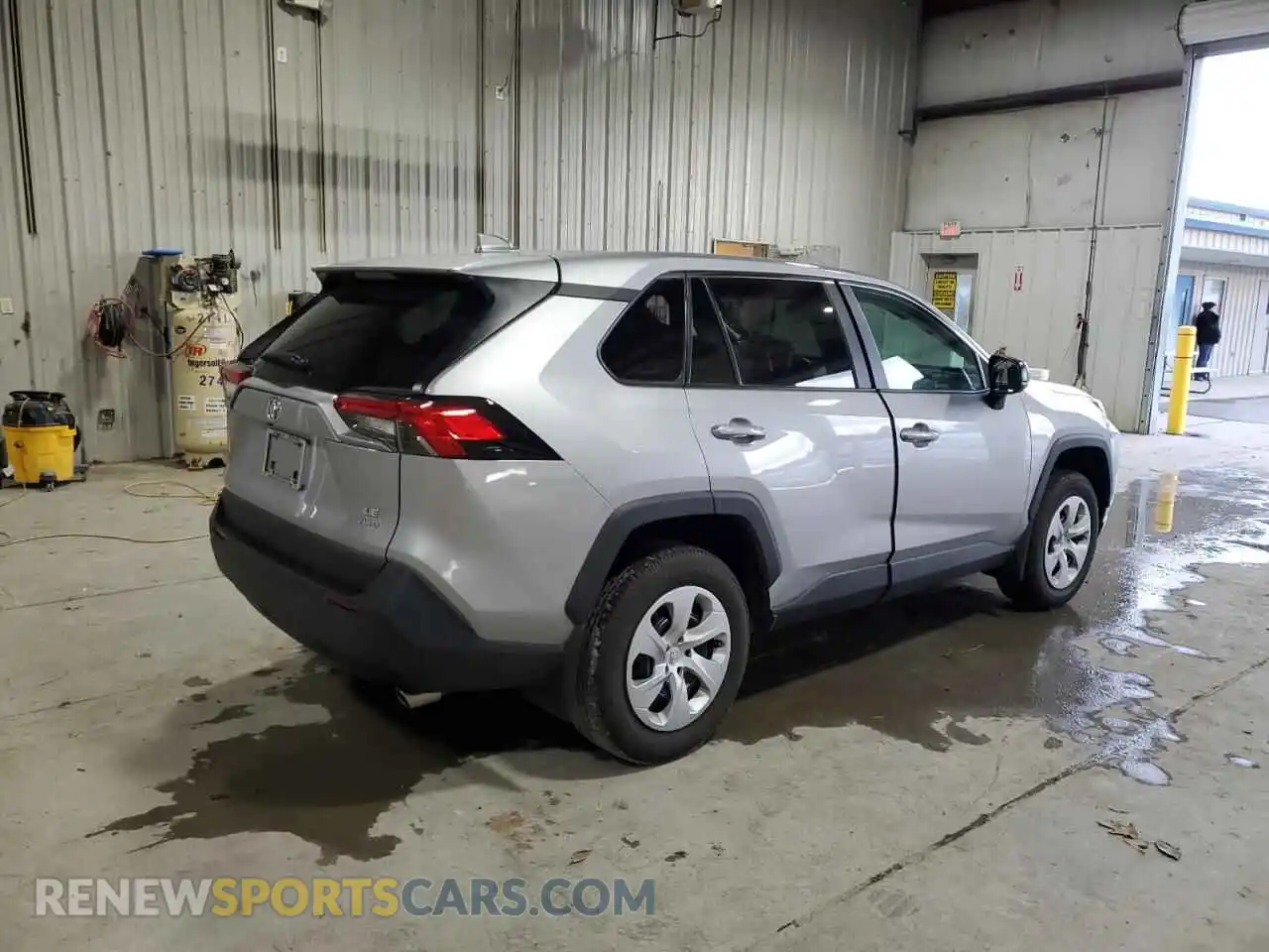 3 Фотография поврежденного автомобиля 2T3F1RFV0RC441751 TOYOTA RAV4 2024