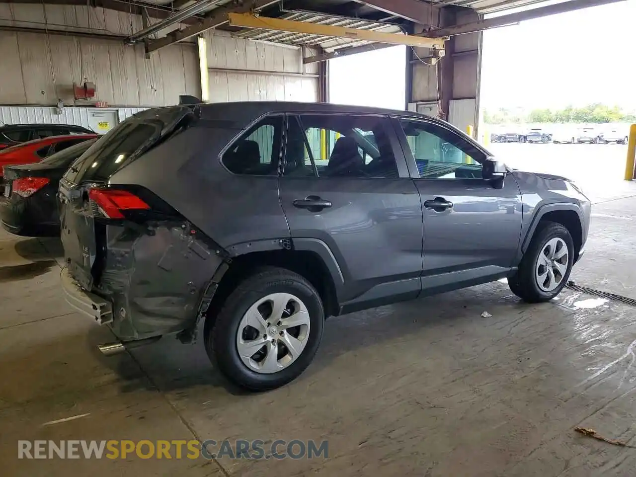 3 Фотография поврежденного автомобиля 2T3F1RFV6RC473460 TOYOTA RAV4 2024