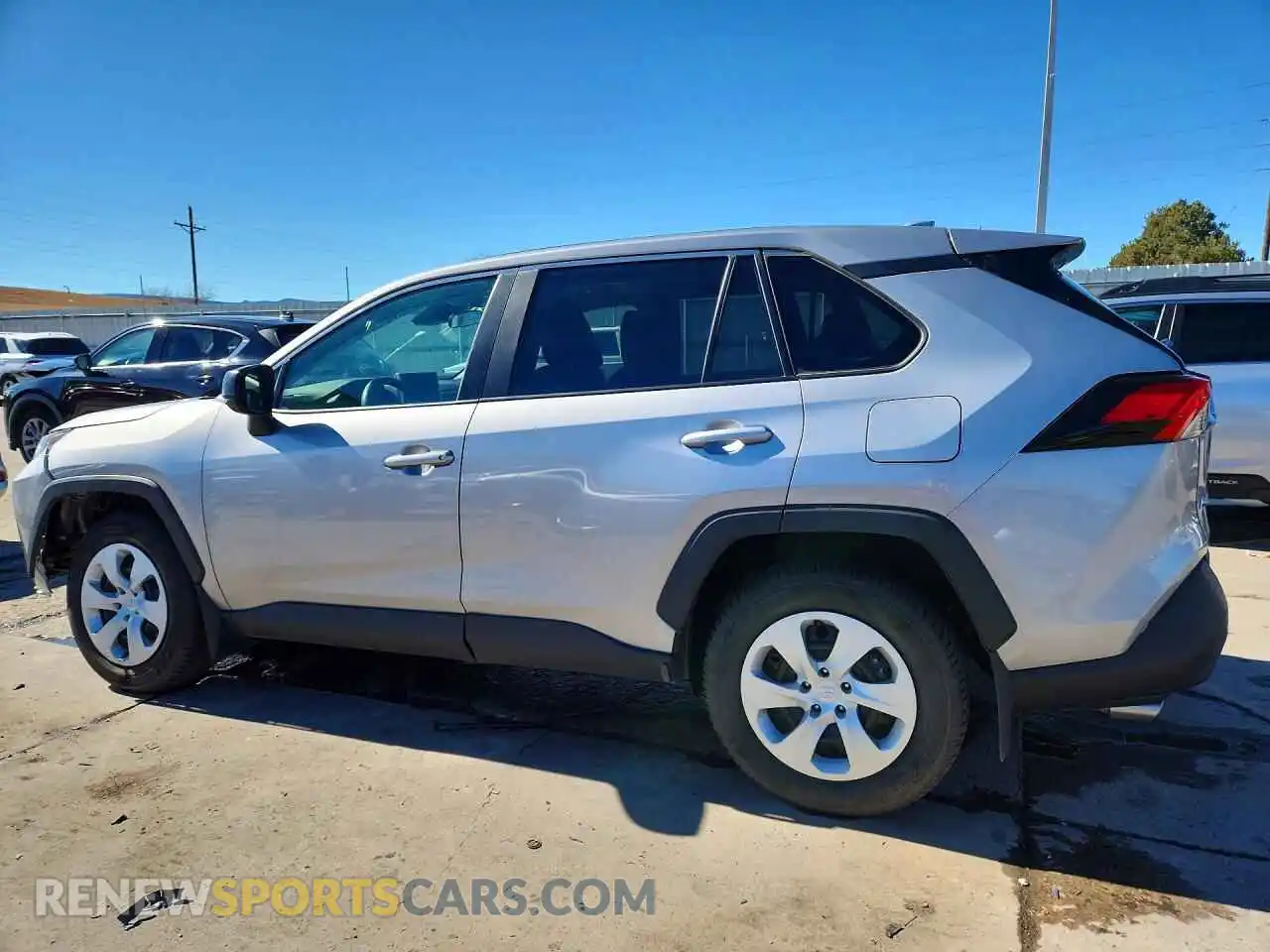 2 Photograph of a damaged car 2T3F1RFV8RC413258 TOYOTA RAV4 2024