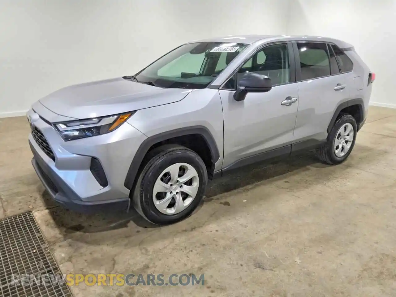 1 Photograph of a damaged car 2T3F1RFV8RC466462 TOYOTA RAV4 2024