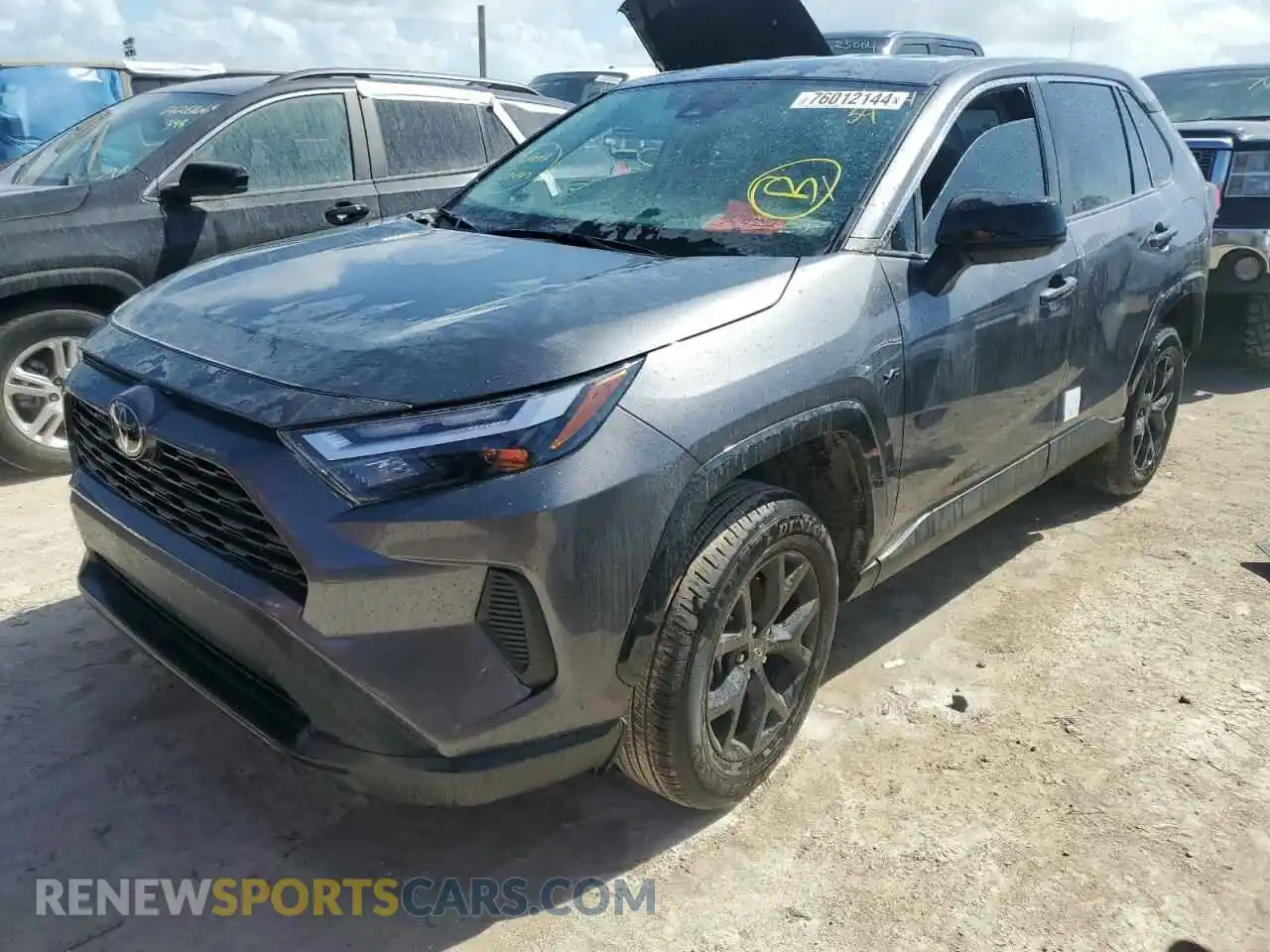 1 Photograph of a damaged car 2T3H1RFV0RC292623 TOYOTA RAV4 2024