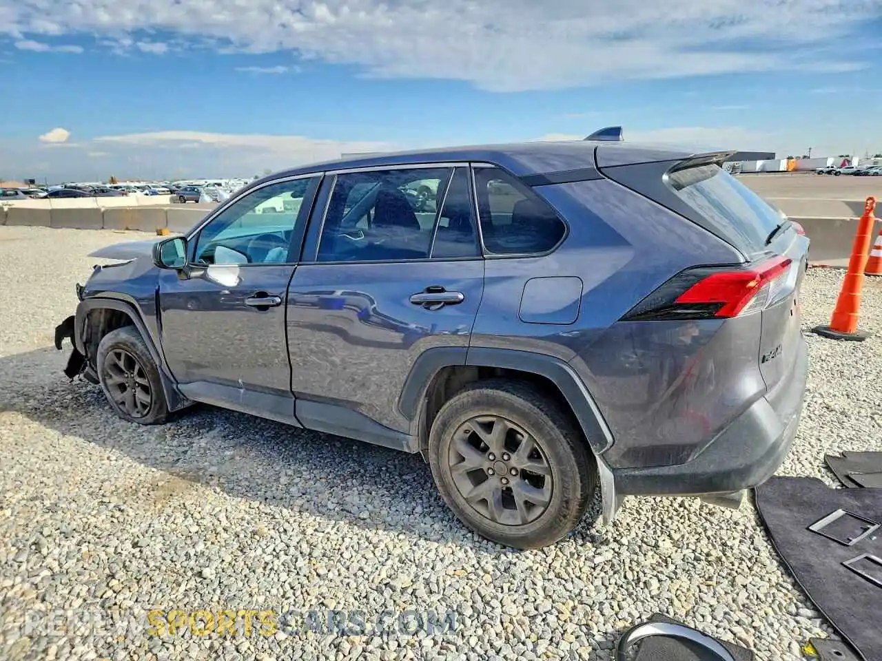 2 Фотография поврежденного автомобиля 2T3H1RFV1RC289536 TOYOTA RAV4 2024
