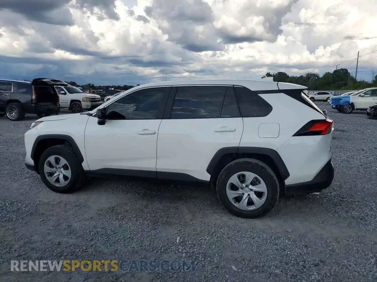 2 Photograph of a damaged car 2T3H1RFV2RW349905 TOYOTA RAV4 2024