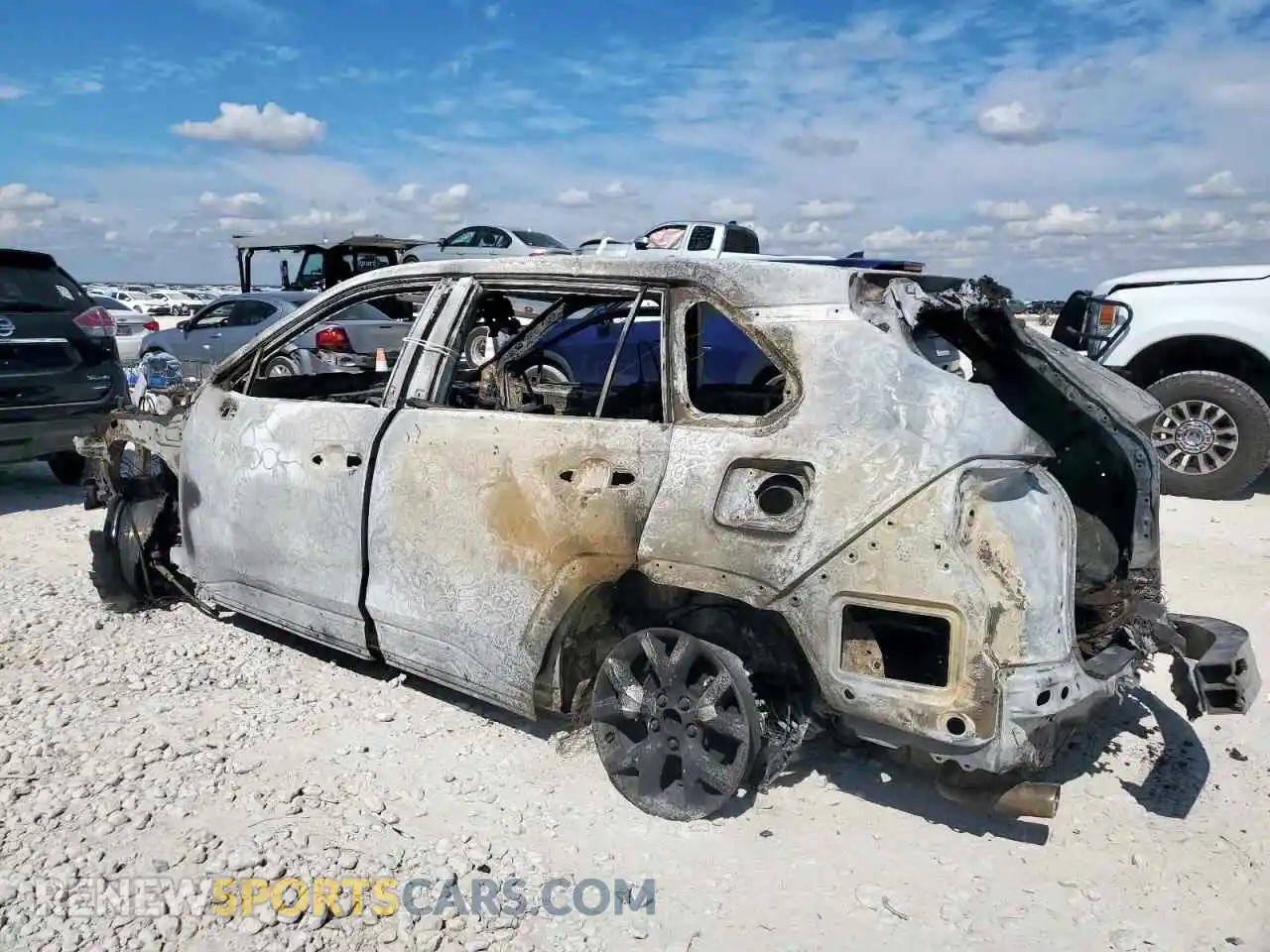 2 Фотография поврежденного автомобиля 2T3H1RFV6RC274238 TOYOTA RAV4 2024