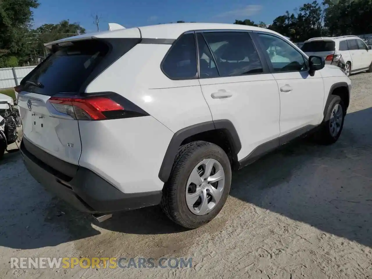 3 Photograph of a damaged car 2T3H1RFV9RC267168 TOYOTA RAV4 2024