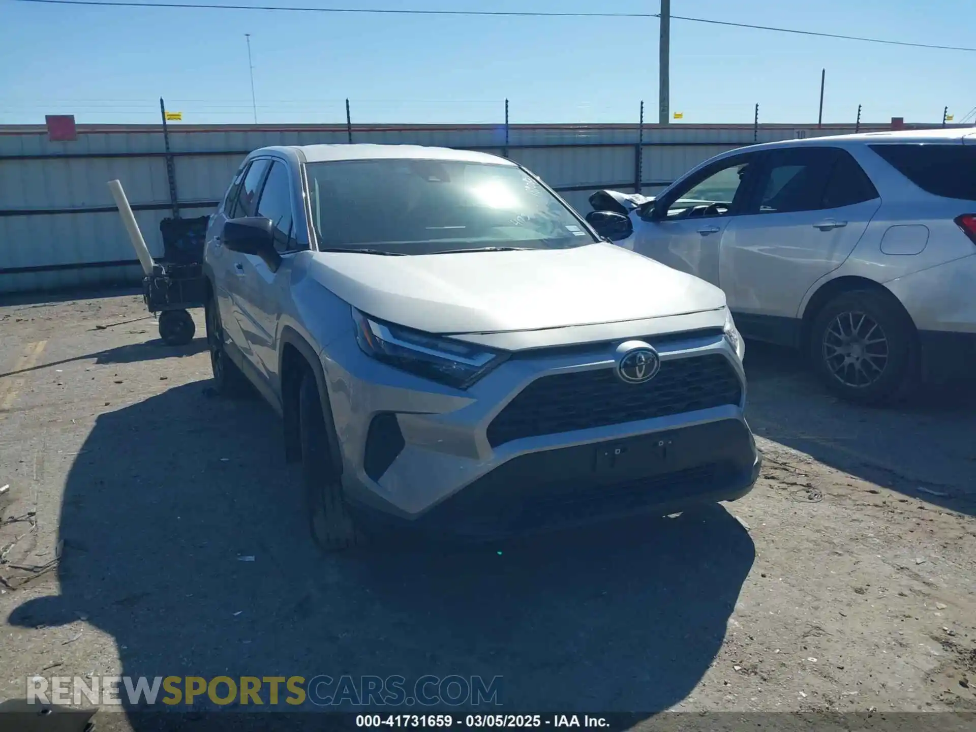 1 Photograph of a damaged car 2T3H1RFV9RW348024 TOYOTA RAV4 2024