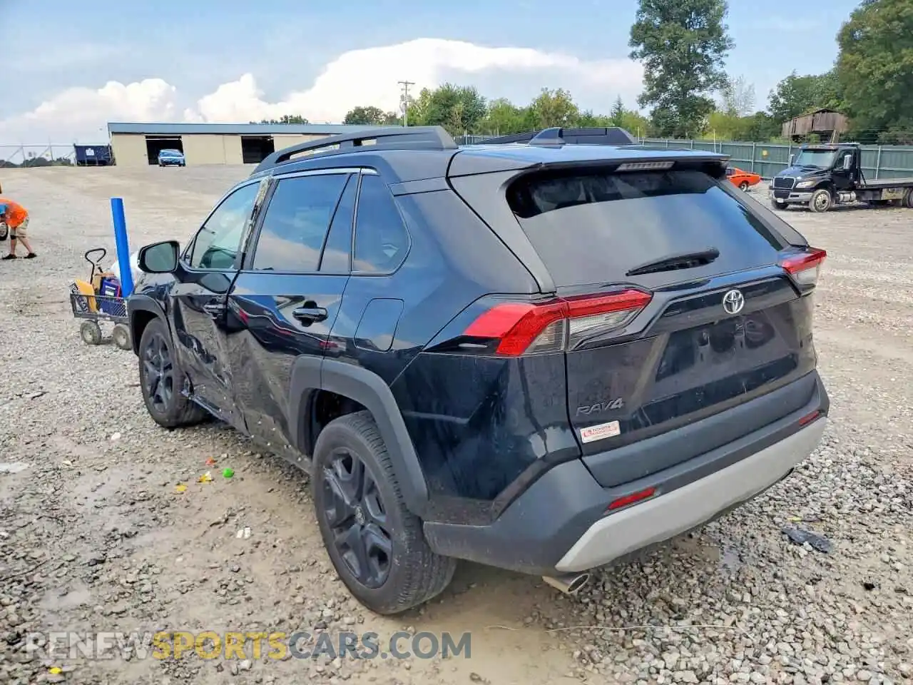 2 fotografías del automóvil dañado 2T3J1RFV2RW466868 TOYOTA RAV4 2024