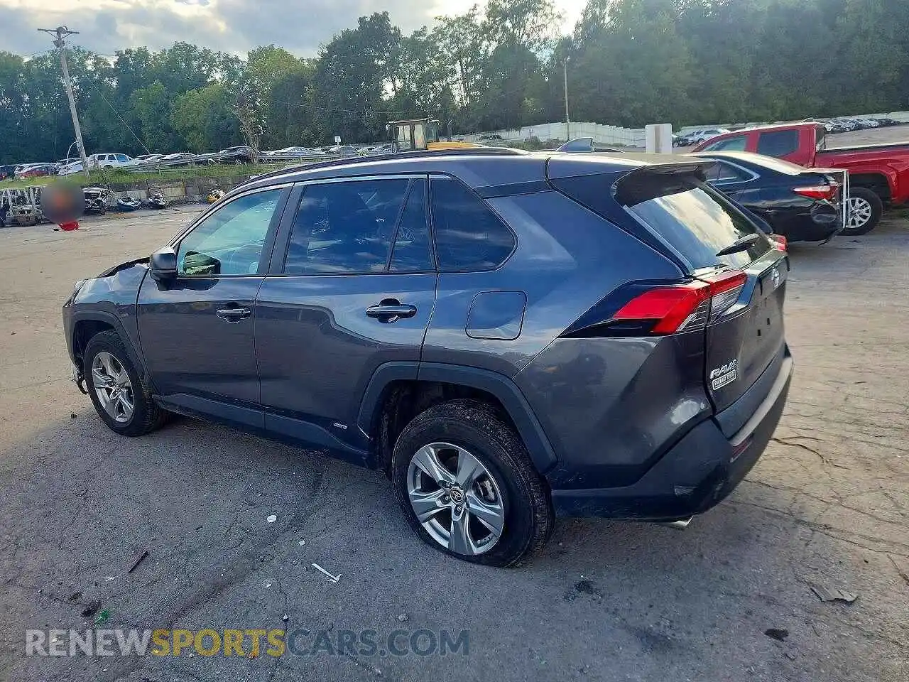 2 Photograph of a damaged car 2T3LWRFV2RW204018 TOYOTA RAV4 2024