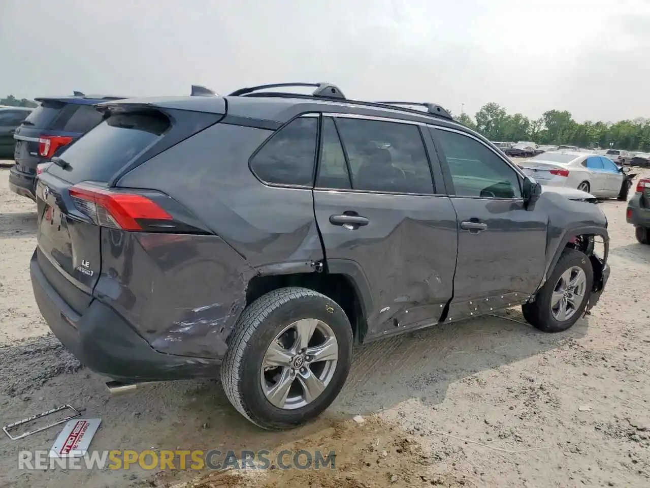3 Photograph of a damaged car 2T3LWRFV7RW250086 TOYOTA RAV4 2024