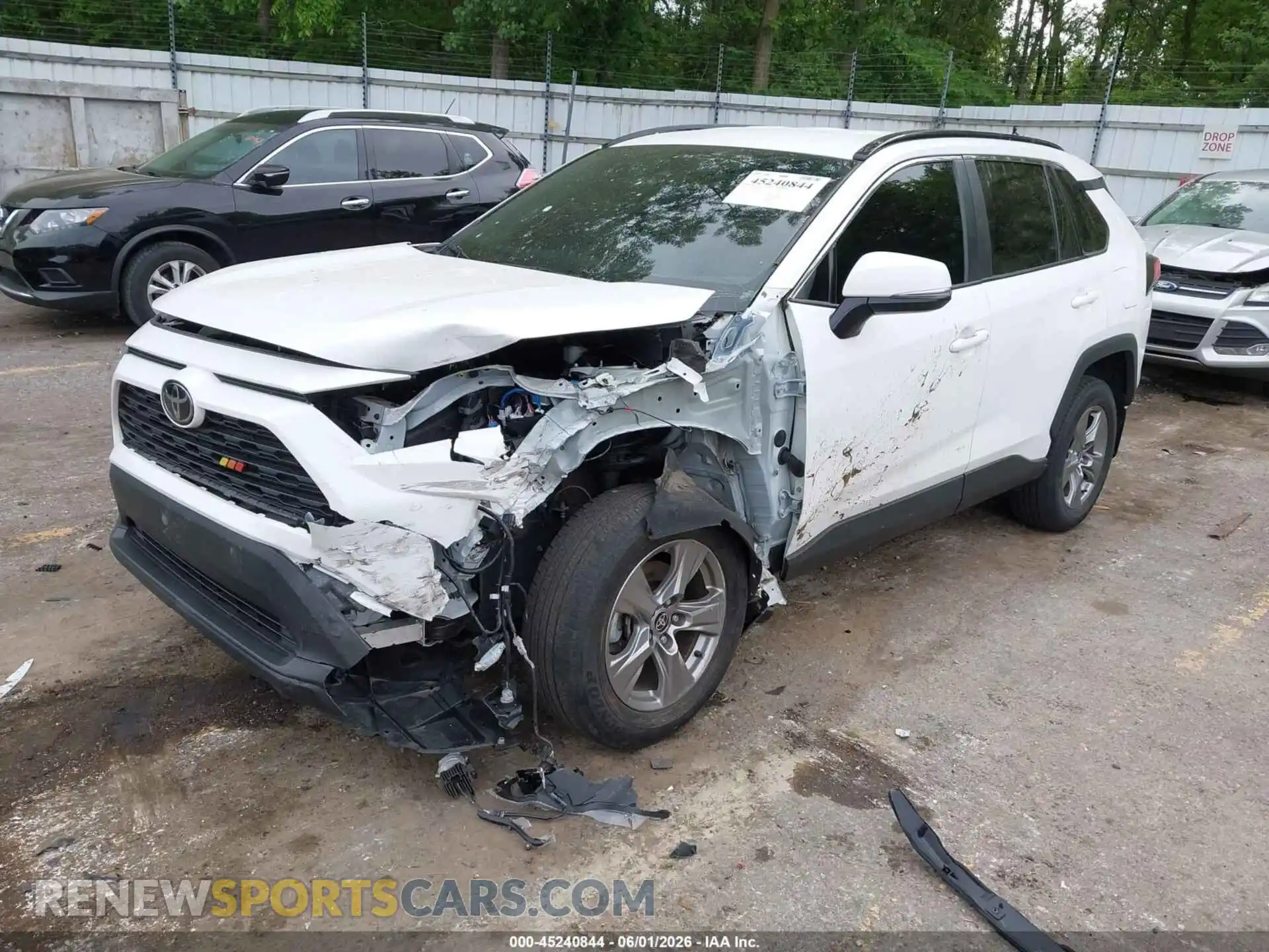 2 Photograph of a damaged car 2T3P1RFV0RC405451 TOYOTA RAV4 2024