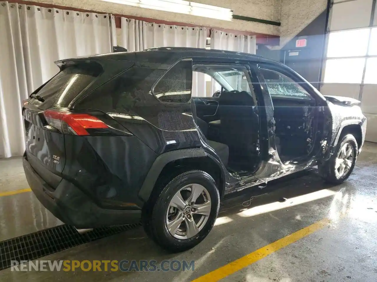 3 Photograph of a damaged car 2T3P1RFV0RC411962 TOYOTA RAV4 2024