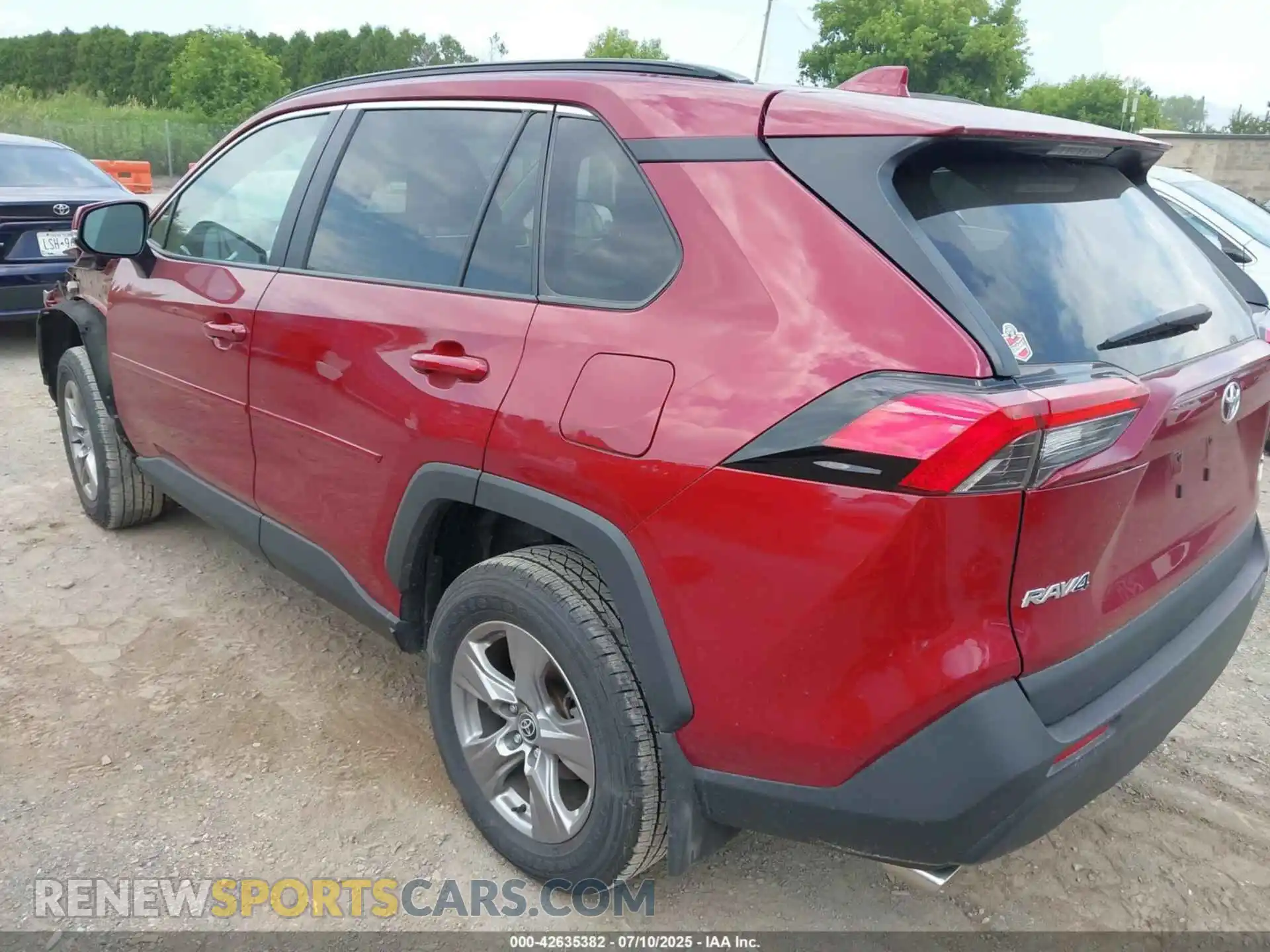 3 Photograph of a damaged car 2T3P1RFV0RW417629 TOYOTA RAV4 2024