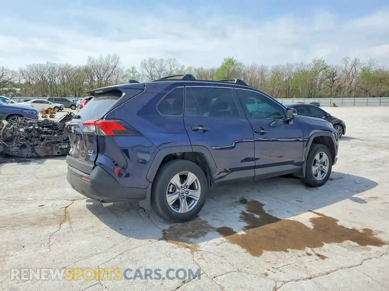3 Photograph of a damaged car 2T3P1RFV0RW431689 TOYOTA RAV4 2024
