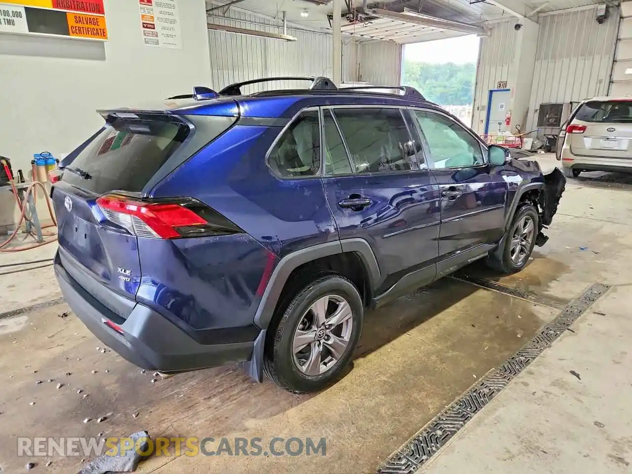 3 Фотография поврежденного автомобиля 2T3P1RFV0RW437167 TOYOTA RAV4 2024