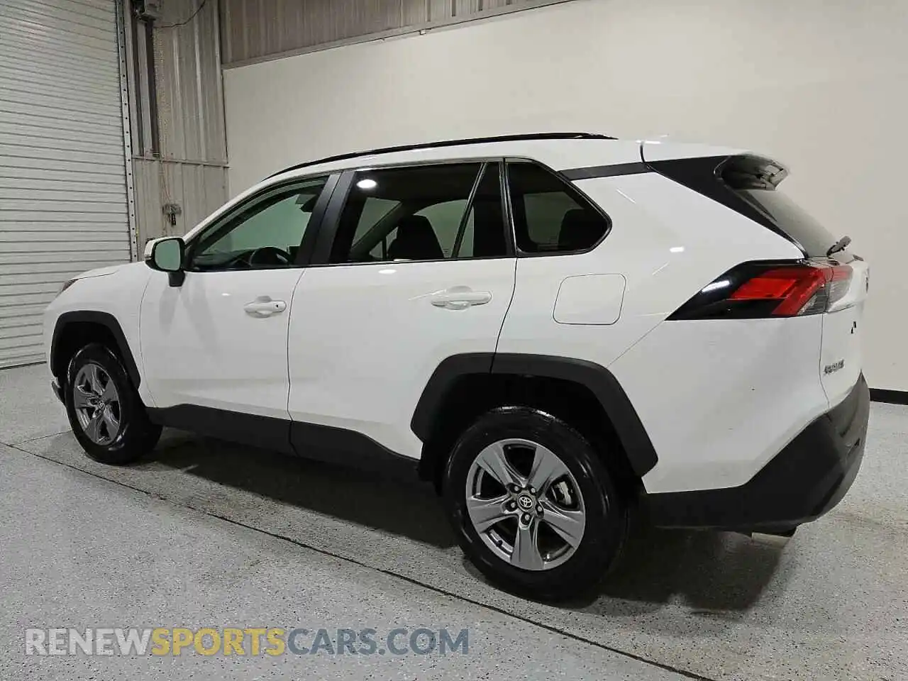 2 Photograph of a damaged car 2T3P1RFV0RW437959 TOYOTA RAV4 2024