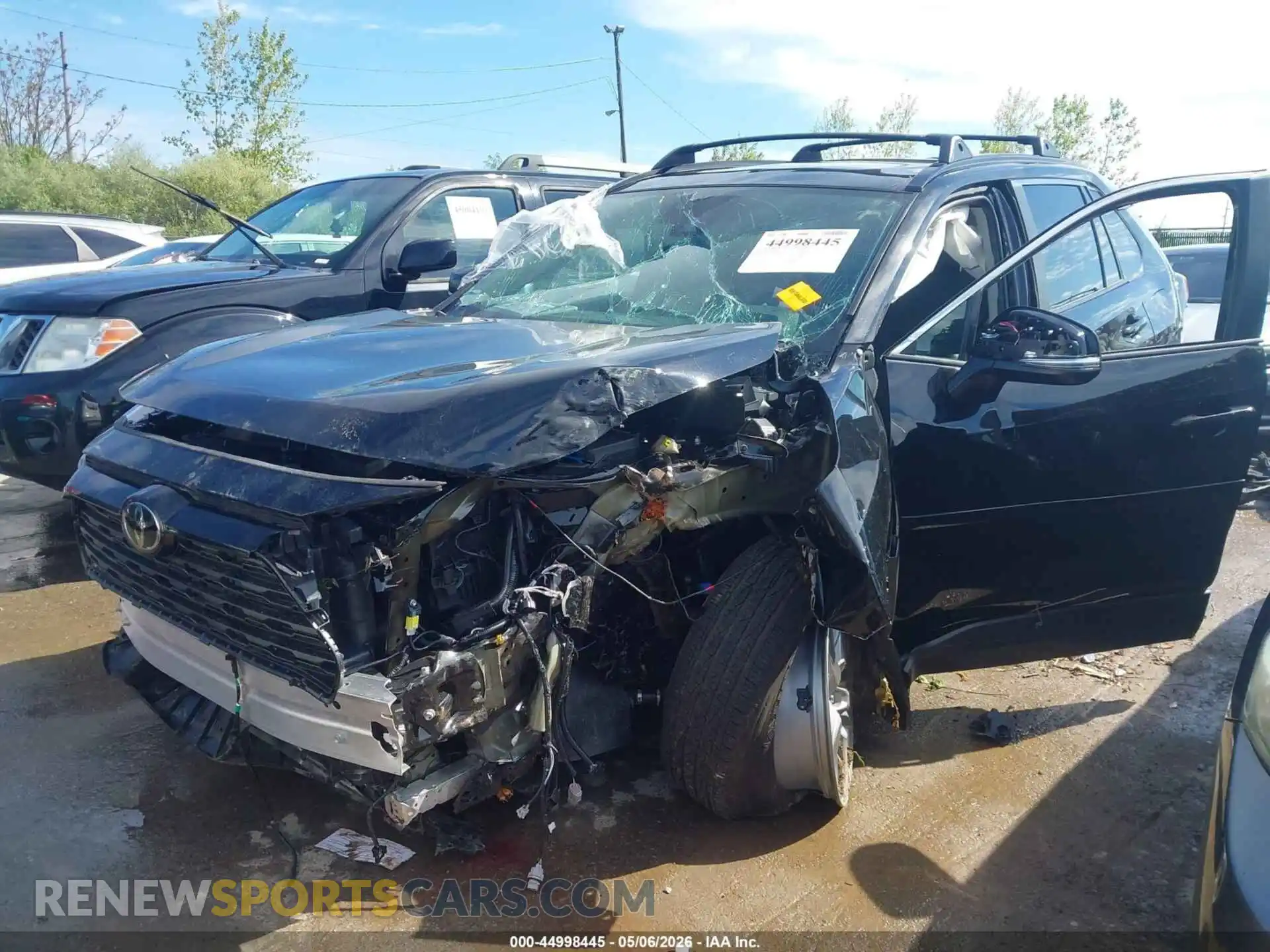 2 Photograph of a damaged car 2T3P1RFV0RW467995 TOYOTA RAV4 2024