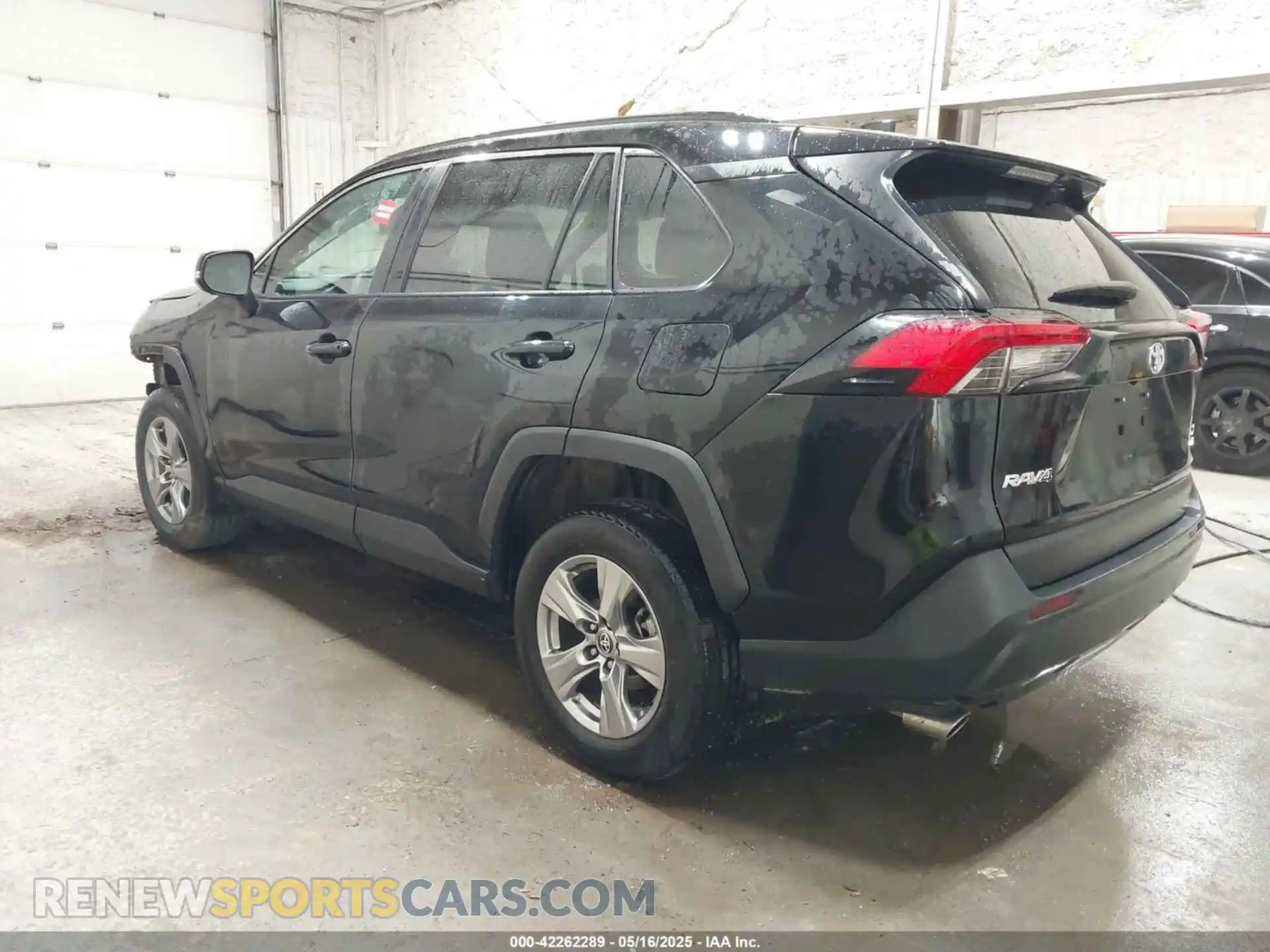 3 Photograph of a damaged car 2T3P1RFV2RW445206 TOYOTA RAV4 2024