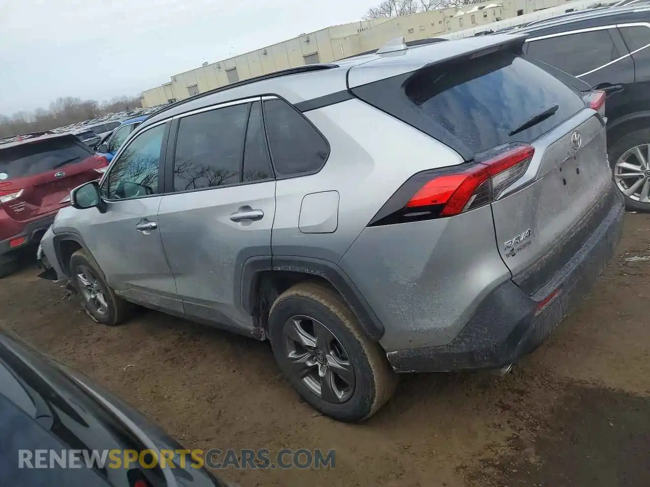 2 fotografías del automóvil dañado 2T3P1RFV2RW457811 TOYOTA RAV4 2024