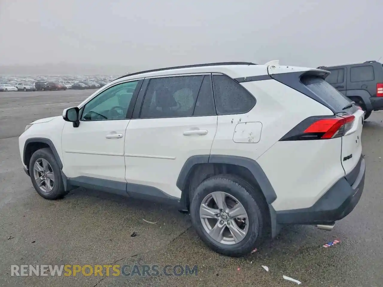 2 Photograph of a damaged car 2T3P1RFV3RC402401 TOYOTA RAV4 2024