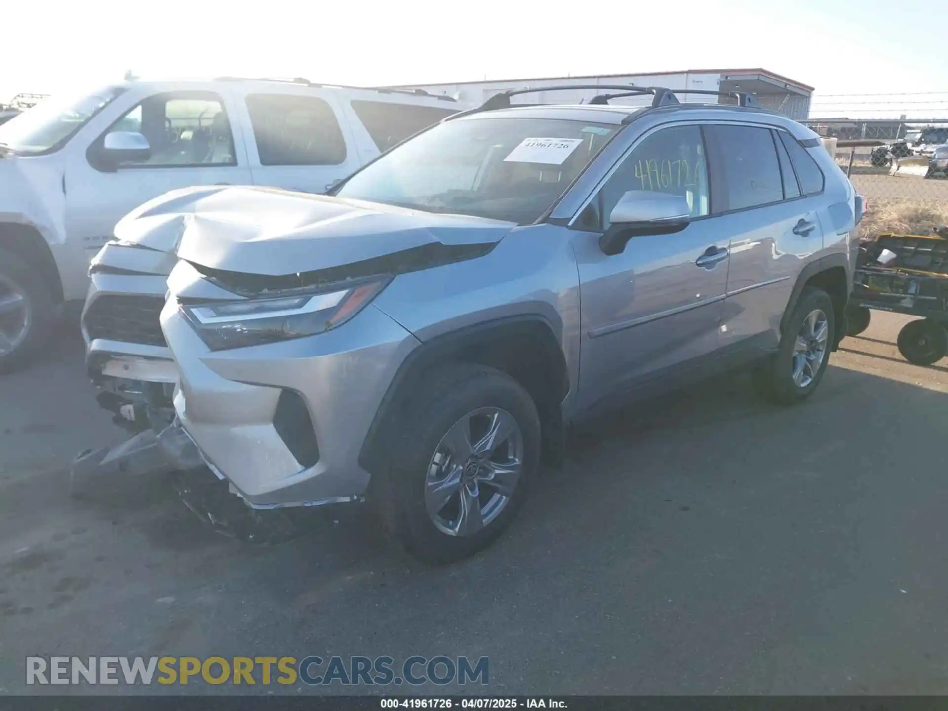 2 Фотография поврежденного автомобиля 2T3P1RFV3RC436273 TOYOTA RAV4 2024