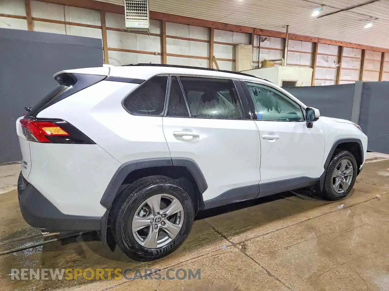 3 Photograph of a damaged car 2T3P1RFV5RC395466 TOYOTA RAV4 2024