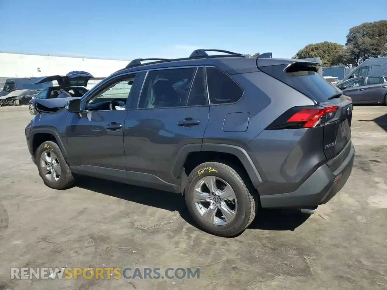 2 Фотография поврежденного автомобиля 2T3P1RFV5RC426151 TOYOTA RAV4 2024