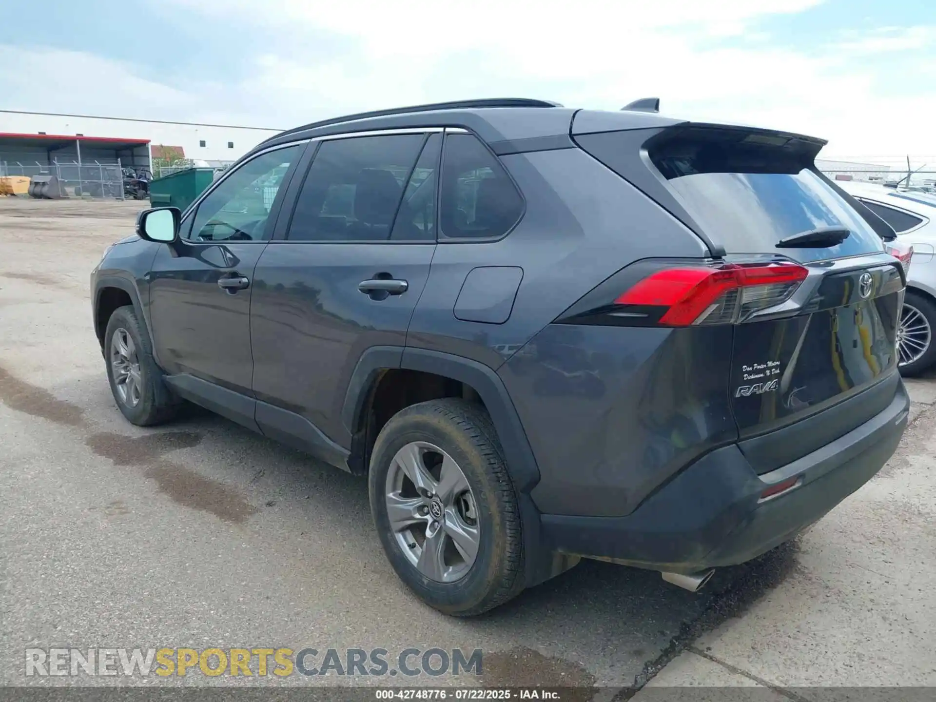 3 Photograph of a damaged car 2T3P1RFV5RC462115 TOYOTA RAV4 2024