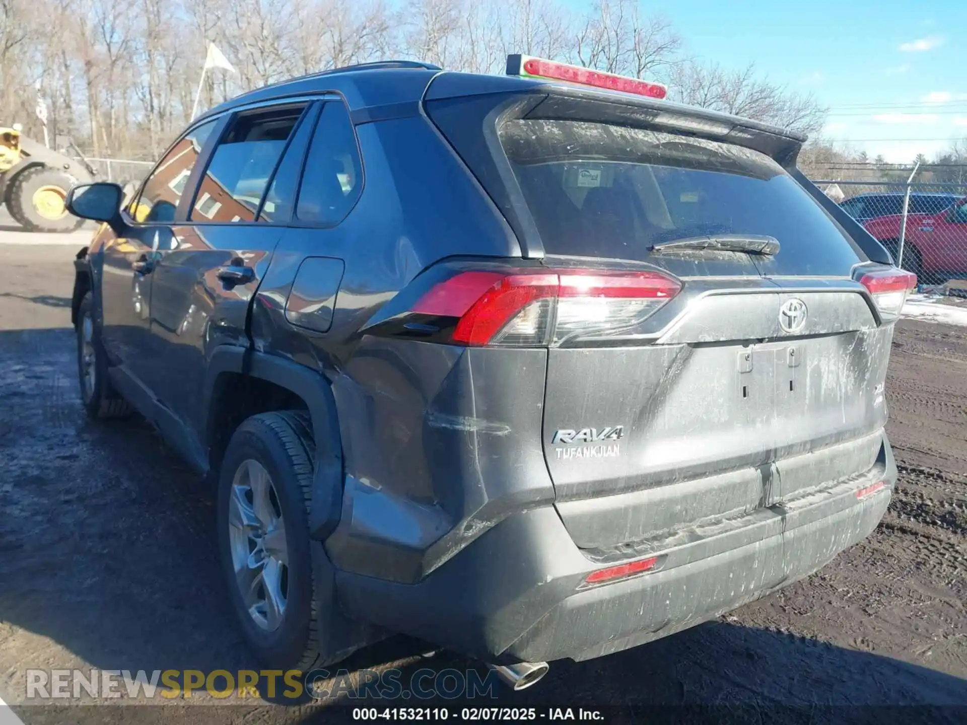 3 Photograph of a damaged car 2T3P1RFV5RC476936 TOYOTA RAV4 2024