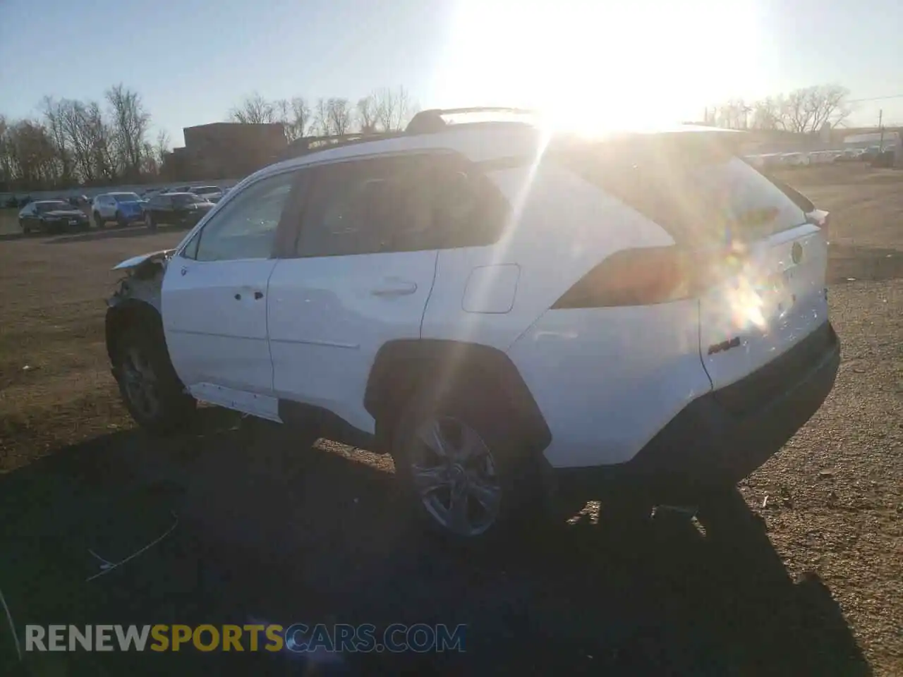 2 fotografías del automóvil dañado 2T3P1RFV7RC451620 TOYOTA RAV4 2024