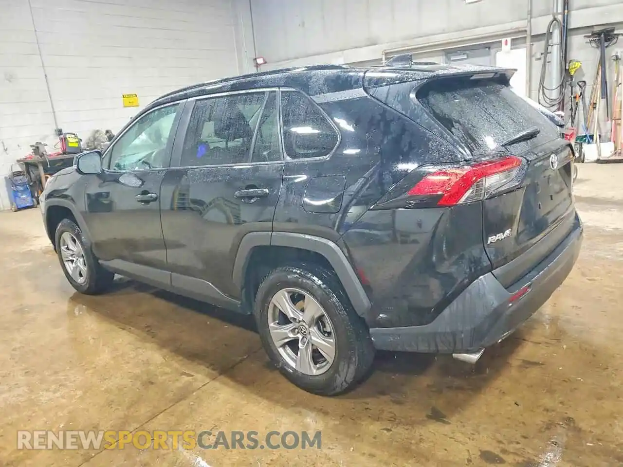 2 Photograph of a damaged car 2T3P1RFV7RC463198 TOYOTA RAV4 2024