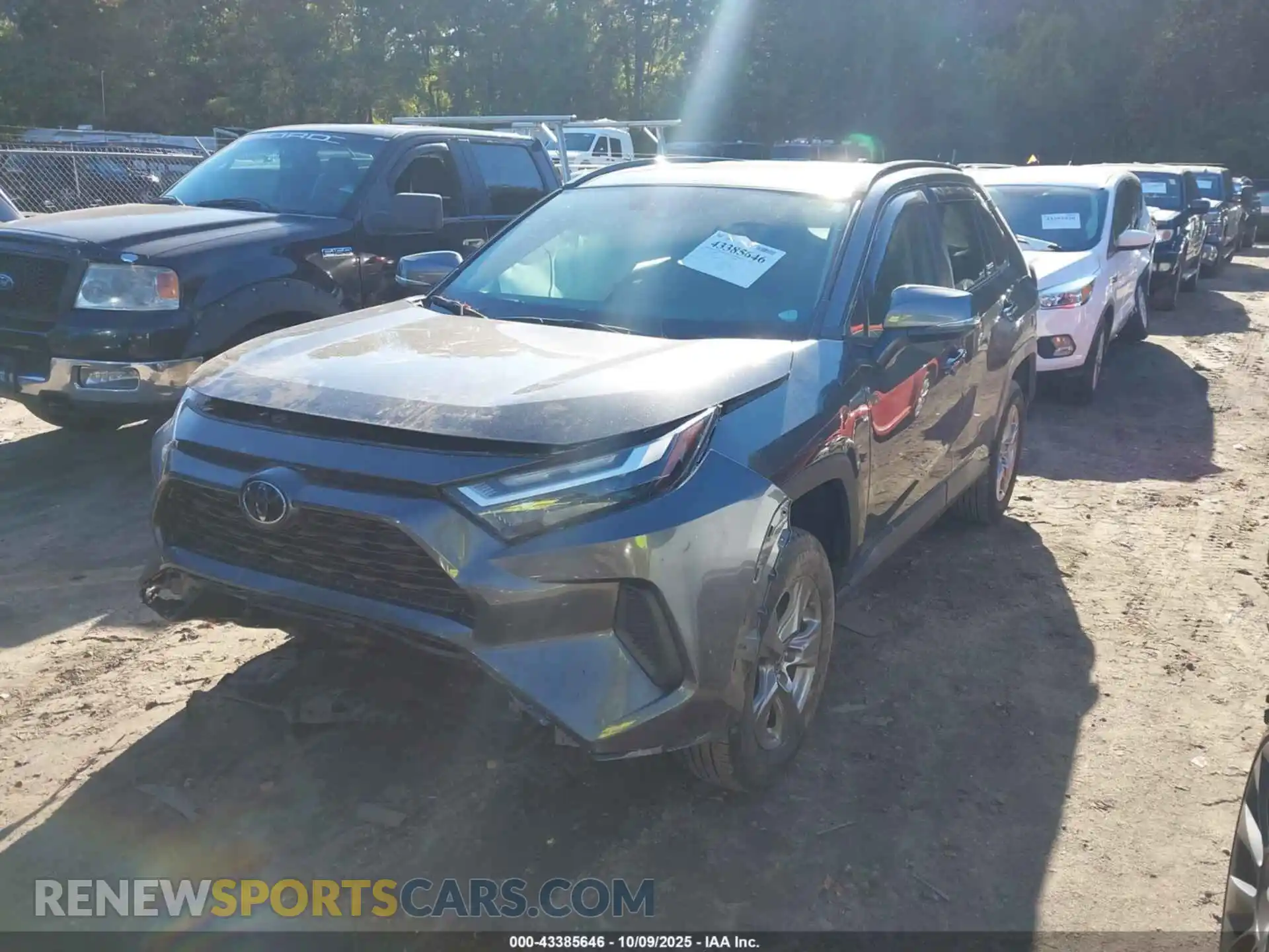 2 Photograph of a damaged car 2T3P1RFV9RC409661 TOYOTA RAV4 2024