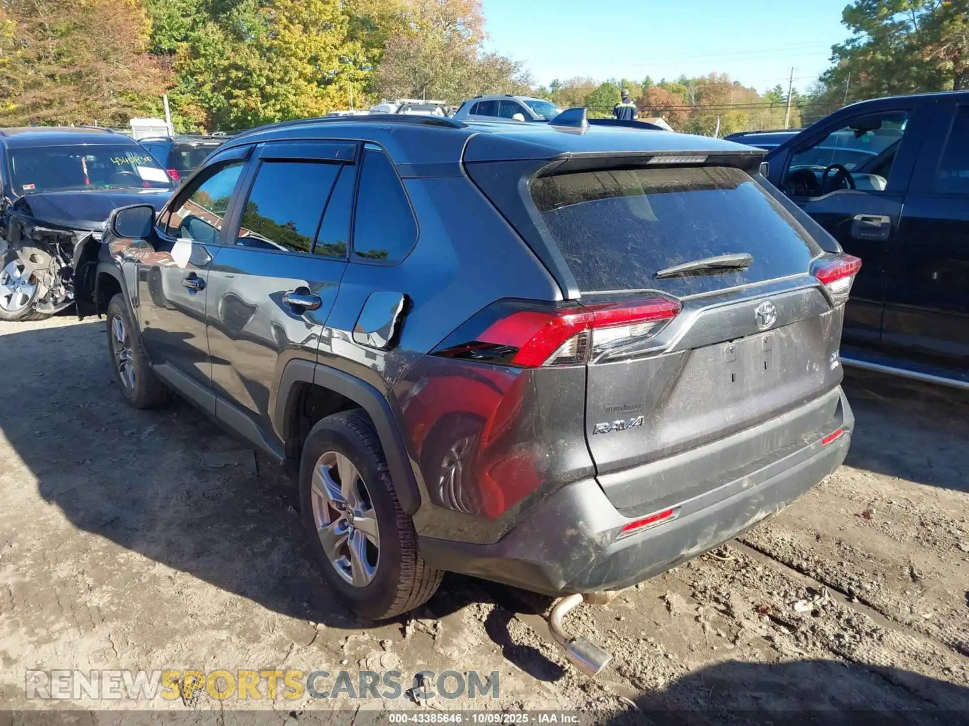 3 Photograph of a damaged car 2T3P1RFV9RC409661 TOYOTA RAV4 2024