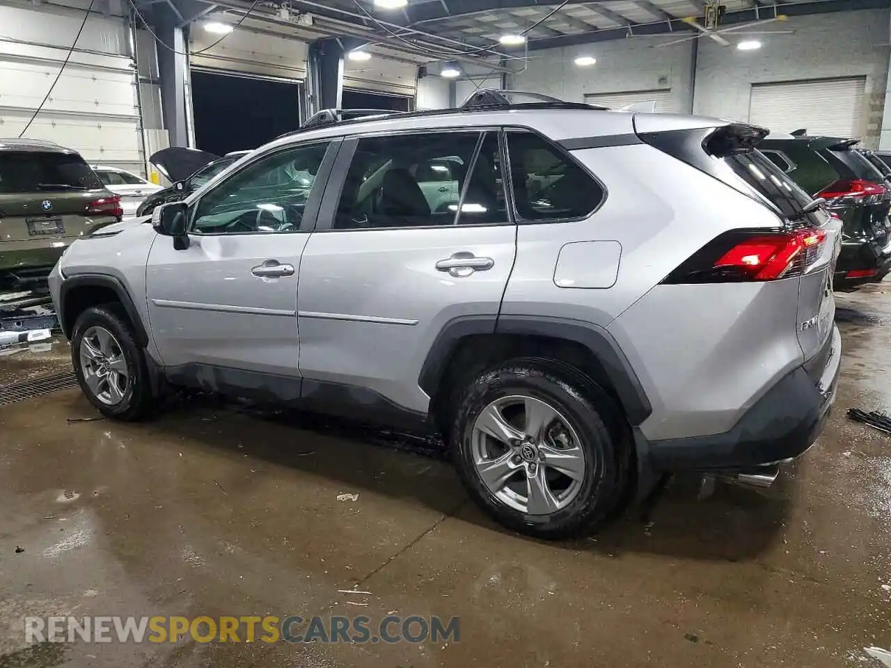 2 fotografías del automóvil dañado 2T3P1RFV9RC460061 TOYOTA RAV4 2024