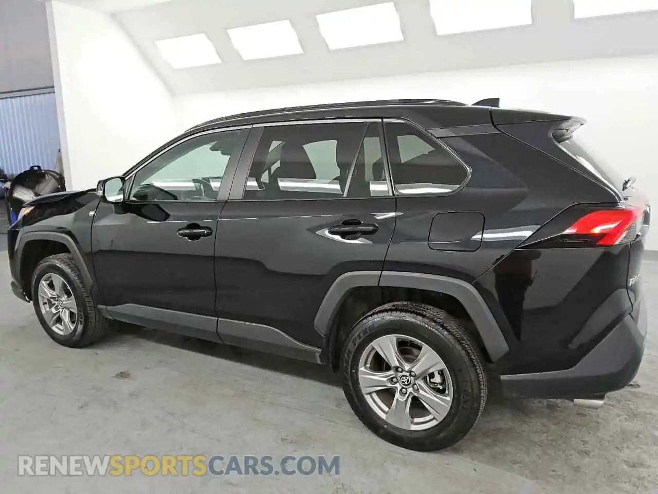 2 Photograph of a damaged car 2T3P1RFVXRC443608 TOYOTA RAV4 2024