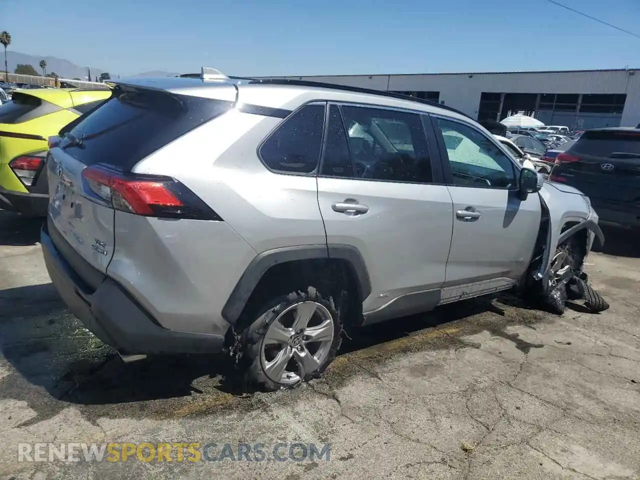 3 Photograph of a damaged car 2T3RWRFV0RW199184 TOYOTA RAV4 2024