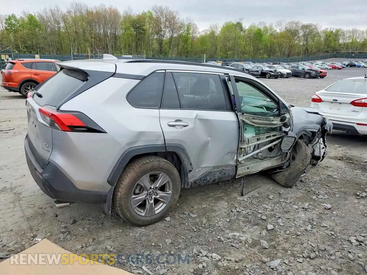 3 Photograph of a damaged car 2T3RWRFV2RW196867 TOYOTA RAV4 2024