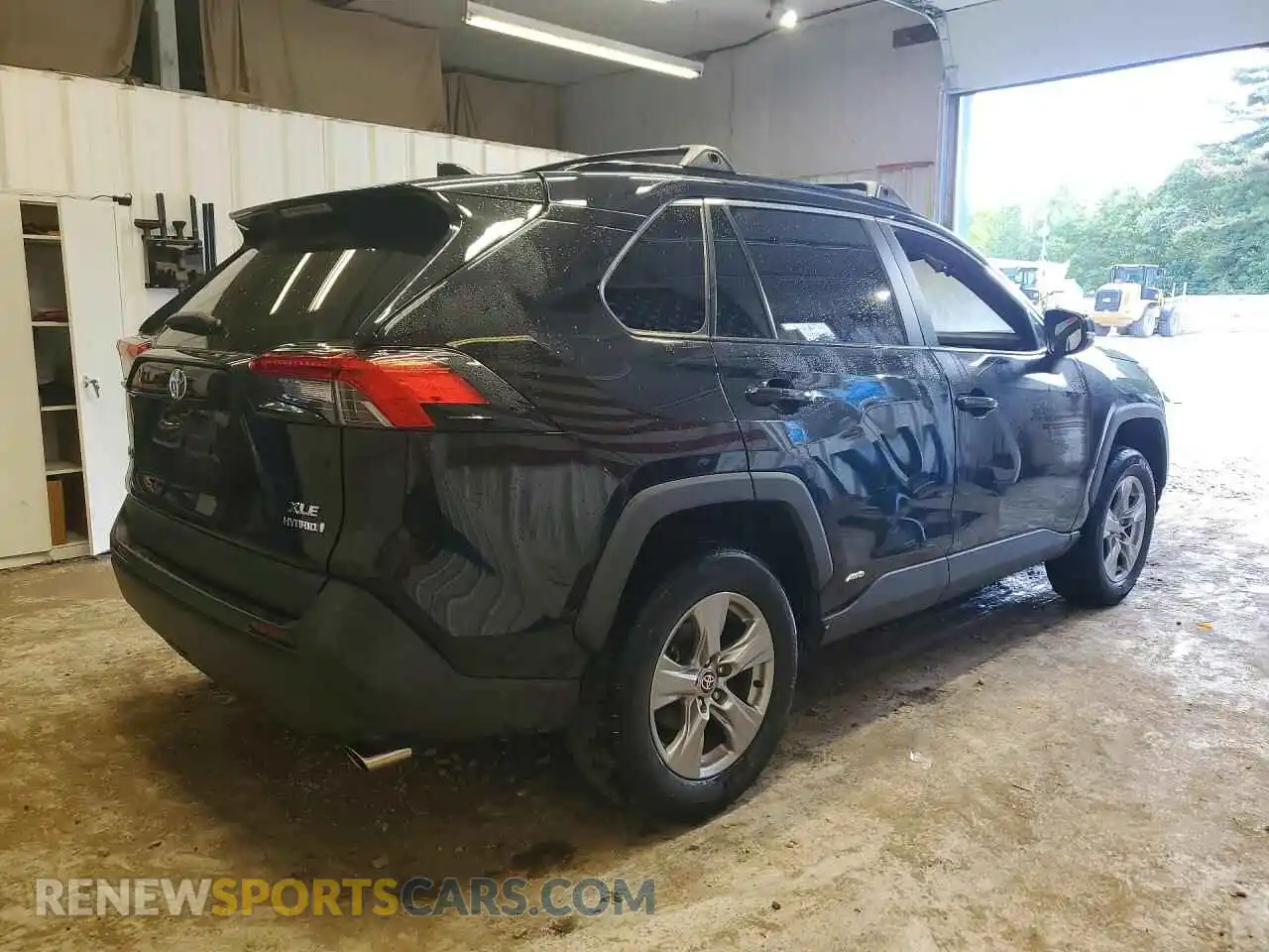3 Фотография поврежденного автомобиля 2T3RWRFV2RW231858 TOYOTA RAV4 2024