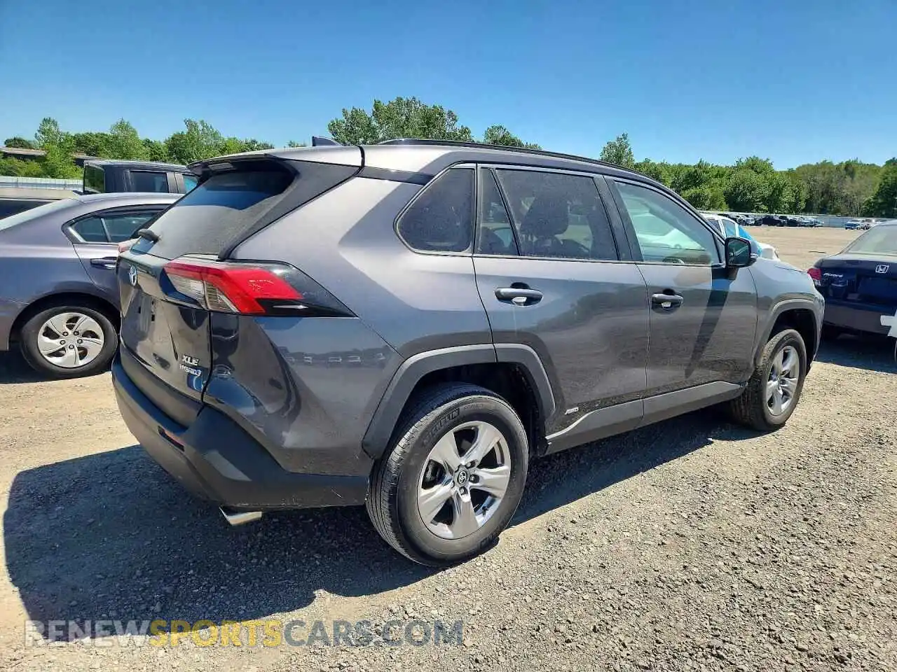 3 Фотография поврежденного автомобиля 2T3RWRFV2RW248272 TOYOTA RAV4 2024
