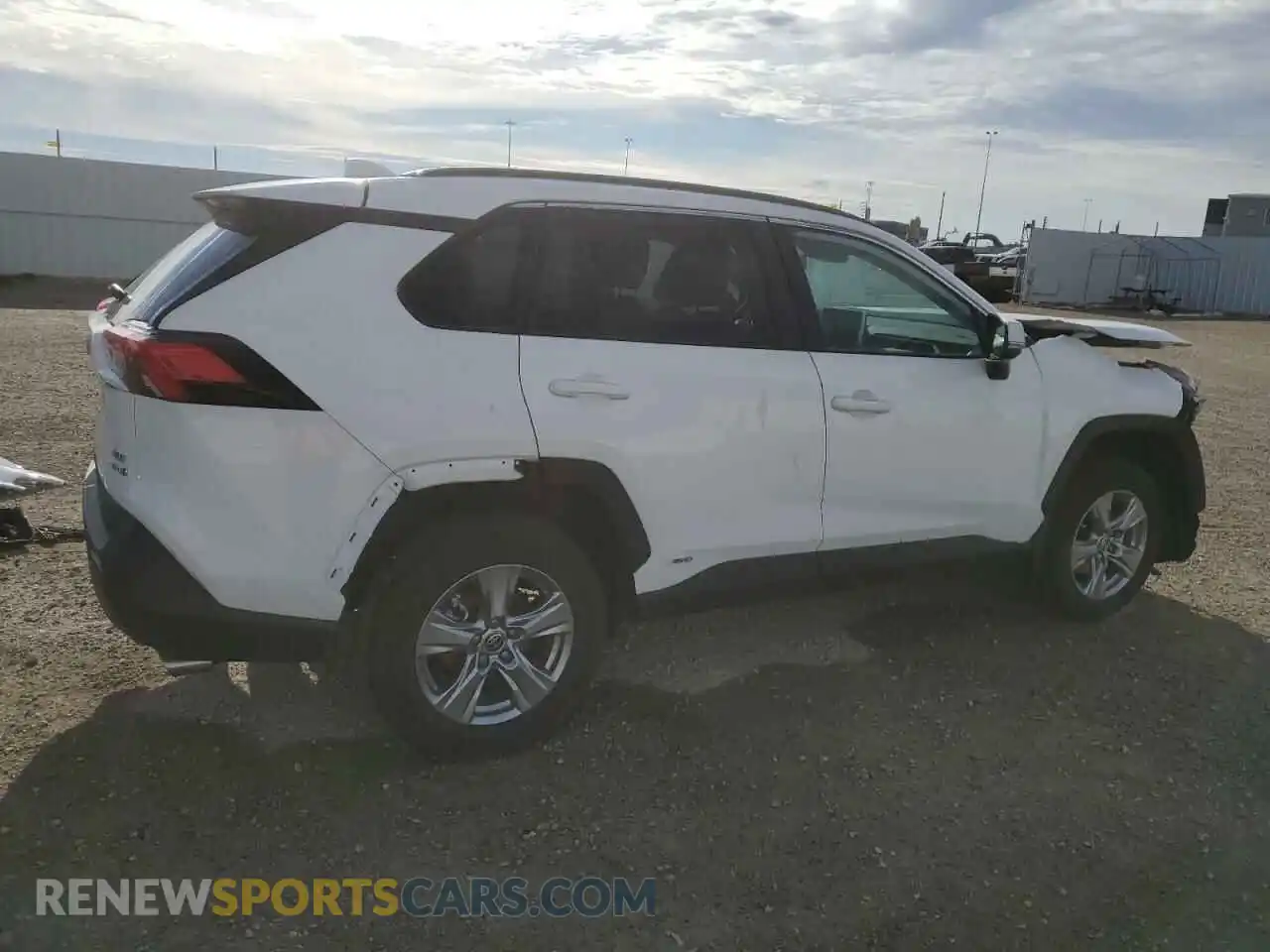 3 Photograph of a damaged car 2T3RWRFV4RW201731 TOYOTA RAV4 2024