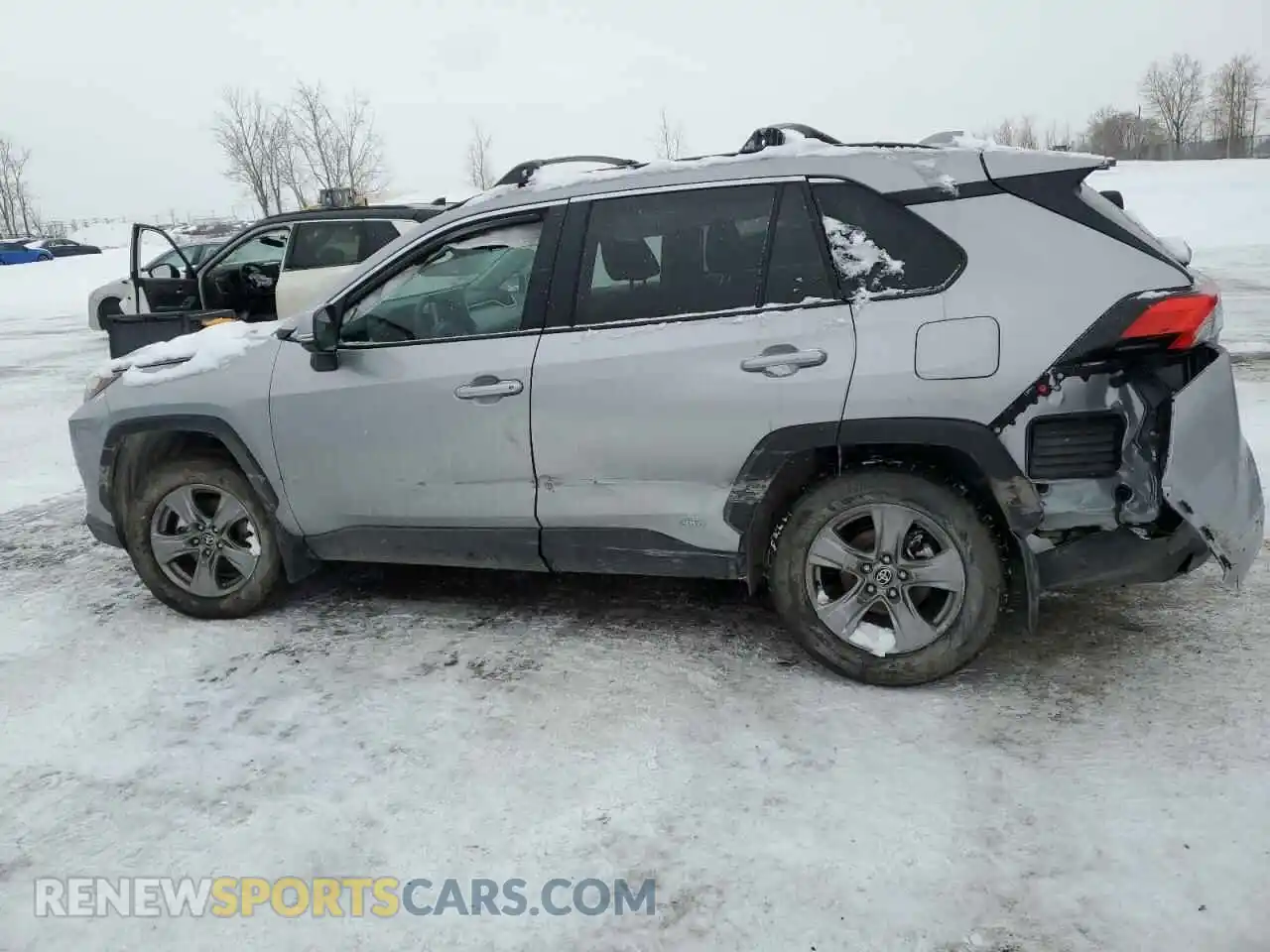 2 fotografías del automóvil dañado 2T3RWRFV6RW251014 TOYOTA RAV4 2024