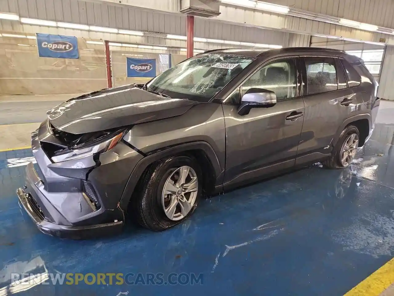 1 Photograph of a damaged car 2T3RWRFV7RW198002 TOYOTA RAV4 2024