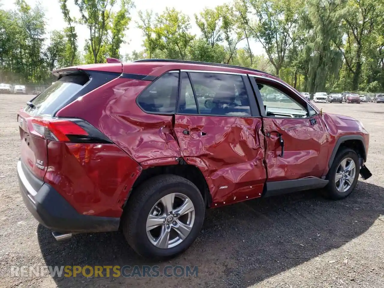 3 Photograph of a damaged car 2T3RWRFV8RW202638 TOYOTA RAV4 2024