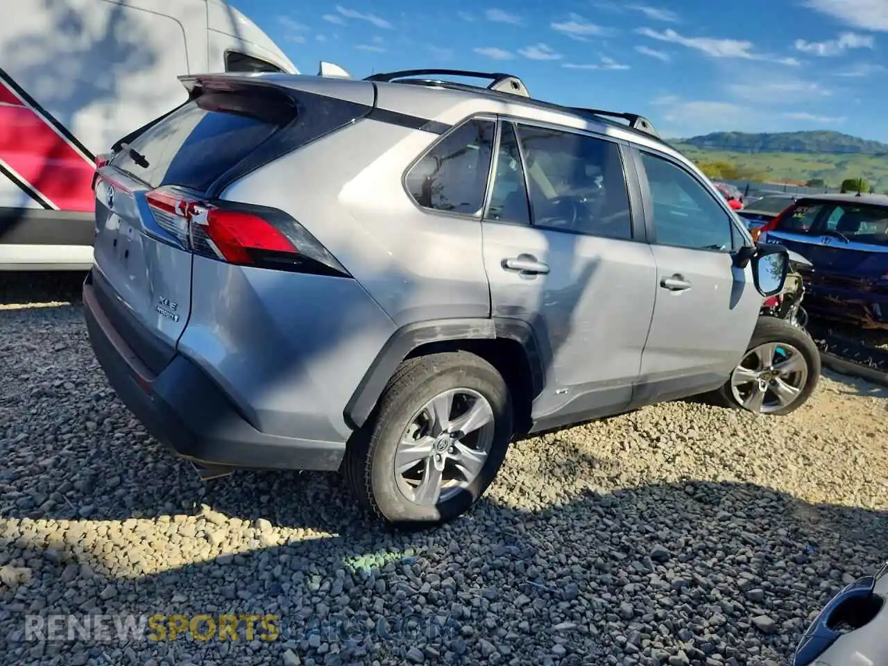 3 Photograph of a damaged car 2T3RWRFV8RW205121 TOYOTA RAV4 2024