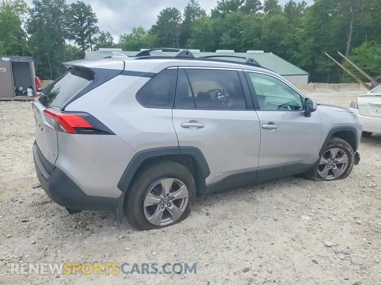 3 Photograph of a damaged car 2T3RWRFV8RW246560 TOYOTA RAV4 2024