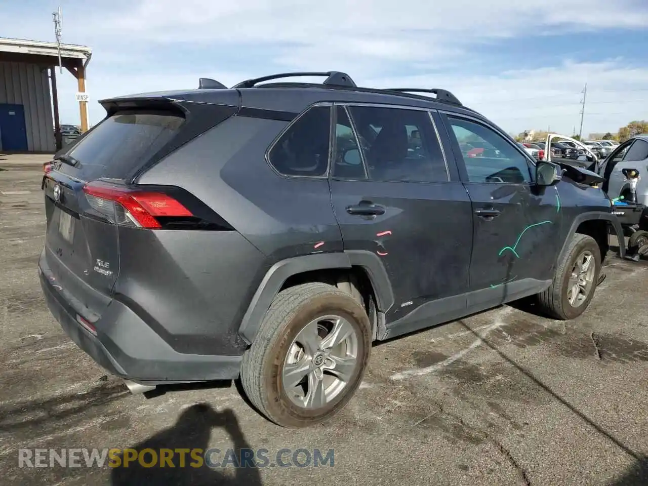 3 Фотография поврежденного автомобиля 2T3RWRFV9RW195246 TOYOTA RAV4 2024