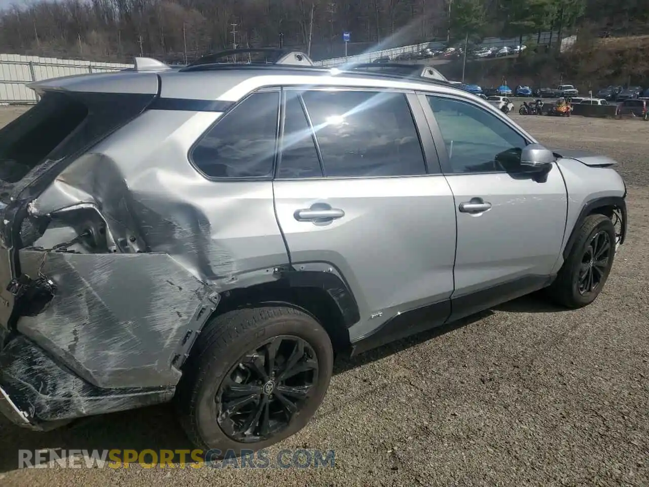 3 Photograph of a damaged car 2T3T6RFV5RW080925 TOYOTA RAV4 2024