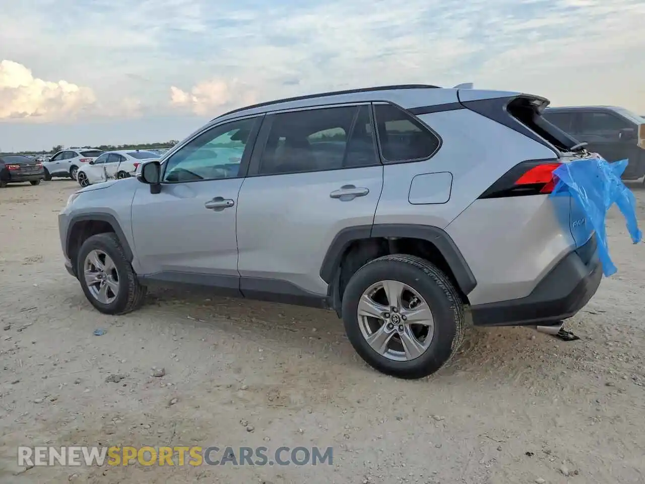 2 fotografías del automóvil dañado 2T3W1RFV0RC271911 TOYOTA RAV4 2024