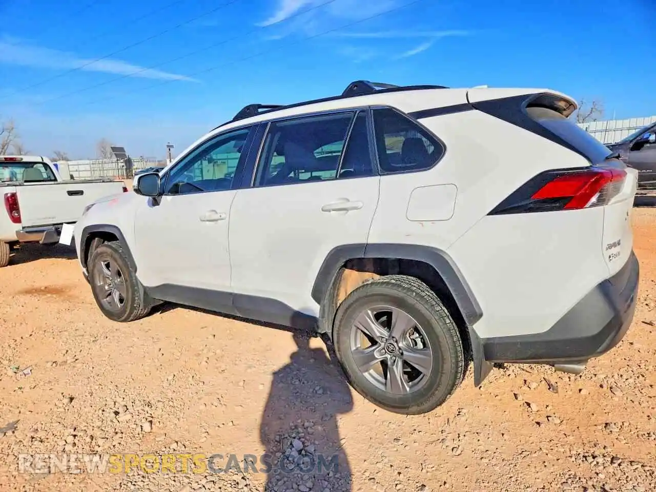 2 fotografías del automóvil dañado 2T3W1RFV0RW315436 TOYOTA RAV4 2024